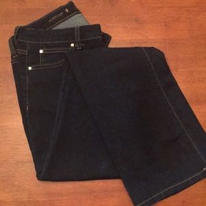 Jennifer Lopez dark blue jeans